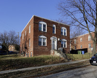 2817 Buena Vista Ter SE in Washington, DC - Foto de edificio - Building Photo