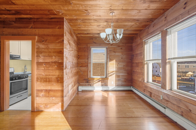 311 Wood St, Unit 2E