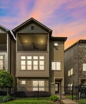 2924 Leeland St in Houston, TX - Building Photo