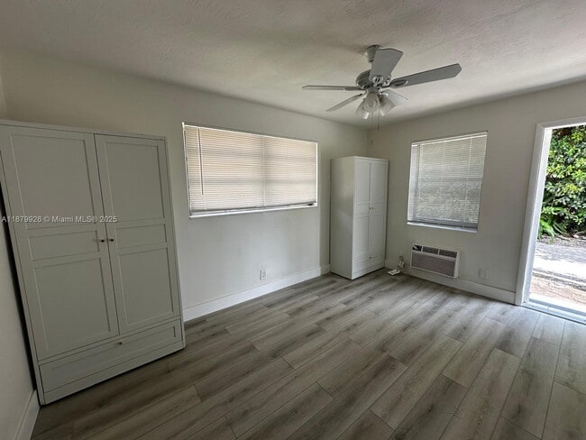 2115 N 17th Ct in Hollywood, FL - Building Photo - Building Photo