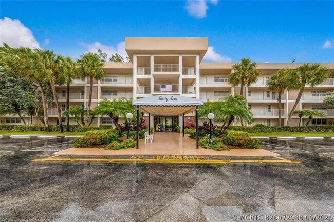property at 3051 S Palm Aire Dr