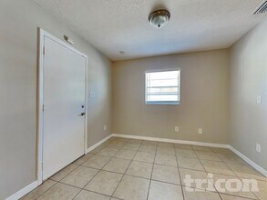 1928 W Clinton St in Tampa, FL - Foto de edificio - Building Photo