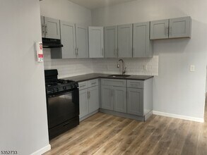 41 Victoria Ave in Newark, NJ - Building Photo - Building Photo
