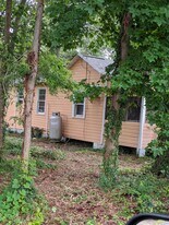 115 5th St in Colonial Beach, VA - Building Photo