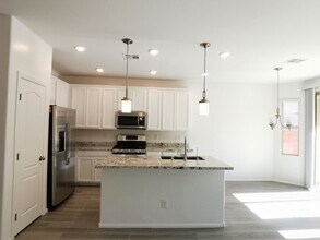10755 Henesco Bay St in Las Vegas, NV - Building Photo - Building Photo