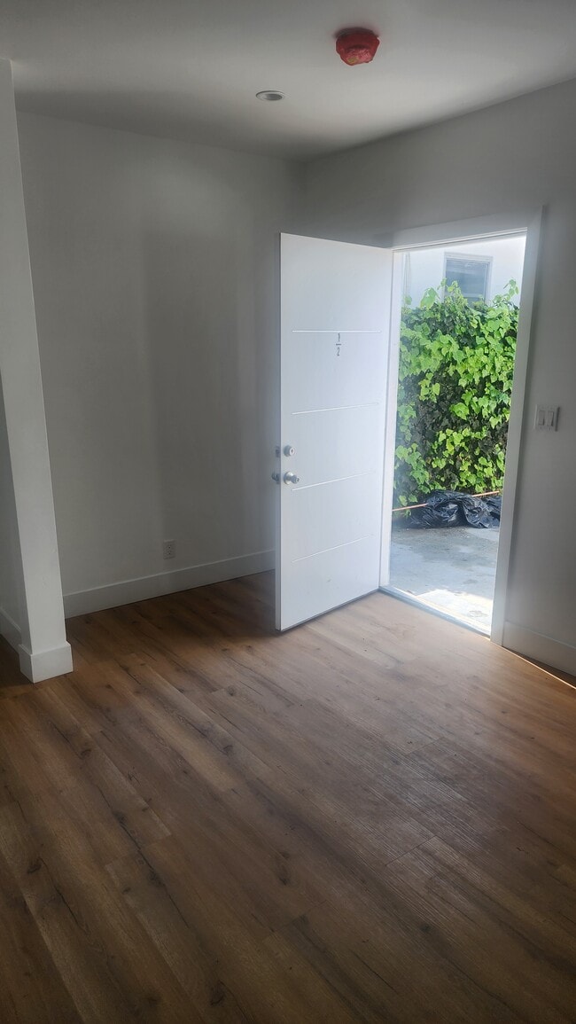 6067 Comey Ave, Unit Studio Apartment 6067 #1