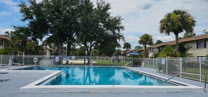 Roselea Manor Apartments in Sanford, FL - Building Photo - Building Photo