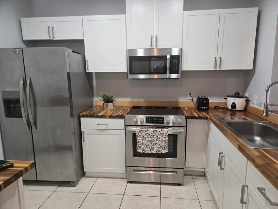 13226 Galicia St in Orlando, FL - Building Photo