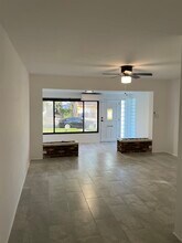 253 Mateo Way NE in St. Petersburg, FL - Building Photo - Building Photo