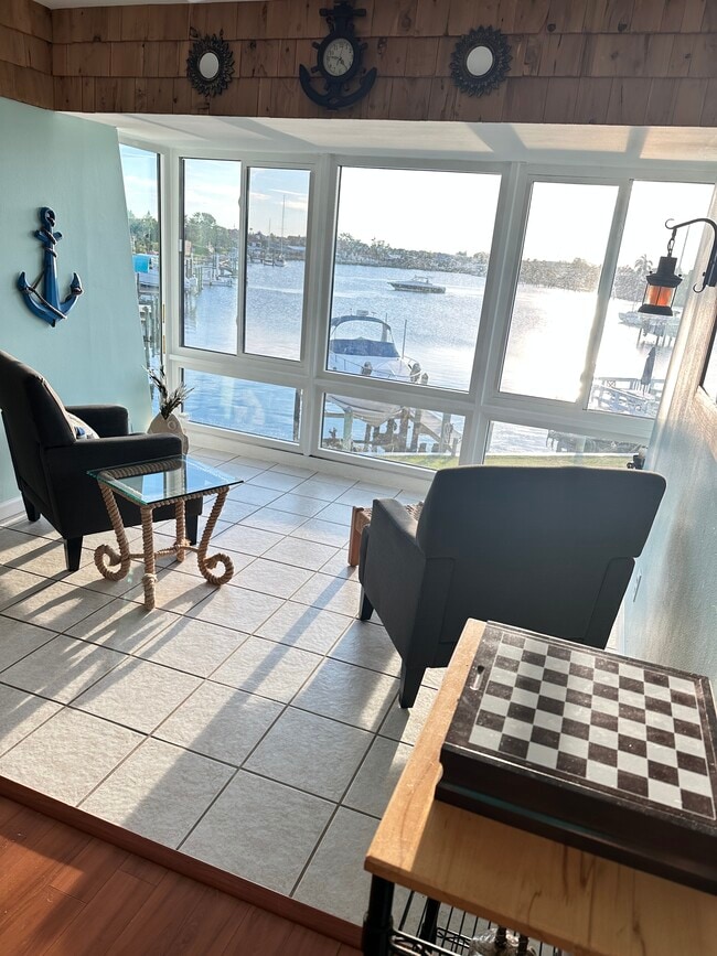 960 Apollo Beach Blvd, Unit Waterfront Condo in Apollo Beach, FL - Building Photo - Building Photo
