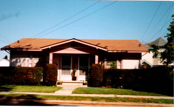 156-158 S Pacific Ave in Ventura, CA - Foto de edificio - Building Photo