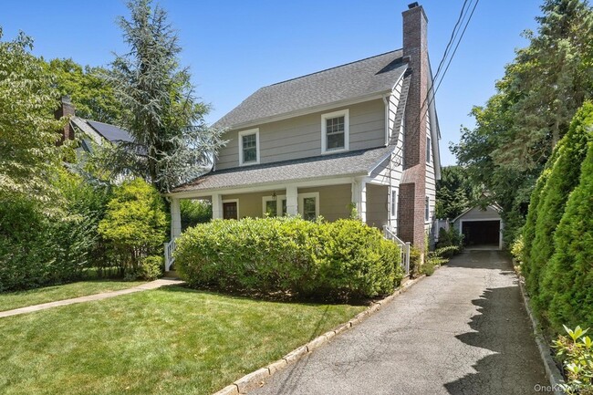 194 Bradley Rd in Scarsdale, NY - Building Photo - Building Photo