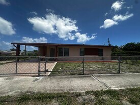 3500 Lake Ave in West Palm Beach, FL - Building Photo