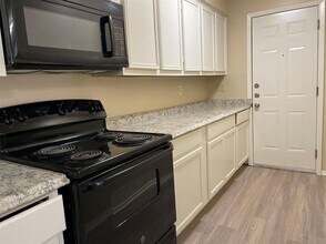 8603 Fathom Cir in Austin, TX - Building Photo - Building Photo