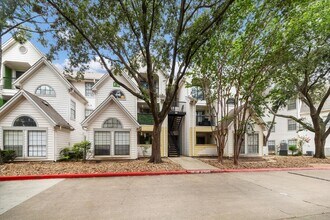 1710 W T C Jester Blvd in Houston, TX - Building Photo - Building Photo