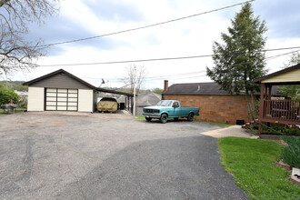 938 Maple Ave in Zanesville, OH - Building Photo - Building Photo