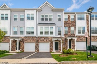 403 Saratoga Ct in Branchburg, NJ - Building Photo
