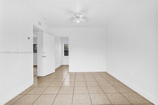 1960 SW 41st Ave in Fort Lauderdale, FL - Building Photo