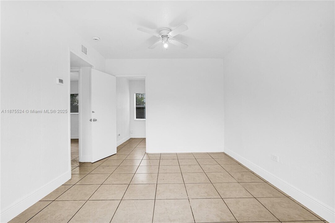 1960 SW 41st Ave in Fort Lauderdale, FL - Building Photo