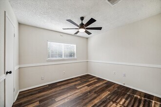 24223 Spring Towne Dr in Spring, TX - Building Photo - Building Photo