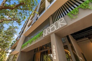 3034 Oak Ave in Miami, FL - Building Photo