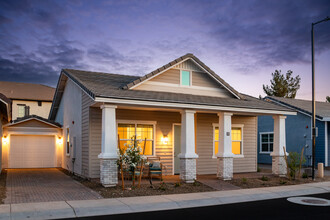 The Village at Hamilton Landing in Chandler, AZ - Foto de edificio - Building Photo