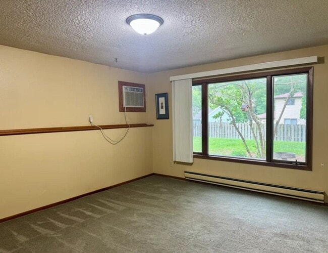 606 Vilas St in Onalaska, WI - Building Photo - Building Photo