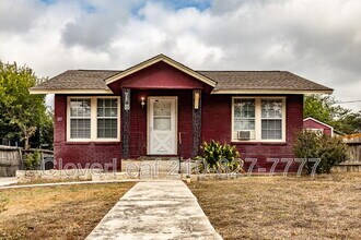 317 Kashmuir Pl in San Antonio, TX - Building Photo - Building Photo