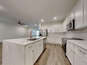 11626 Hillside Dr in Jacksonville, FL - Foto de edificio - Building Photo