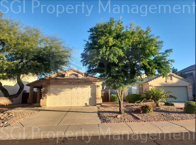 2016 E Bluefield Ave in Phoenix, AZ - Building Photo - Building Photo