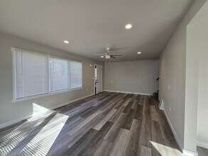 320-322 Goethals Dr in Richland, WA - Building Photo - Building Photo