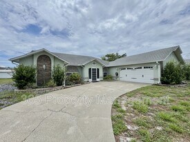 6153 Mountain Way Ave in Spring Hill, FL - Building Photo