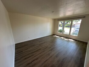 1321 Palomar Way in Modesto, CA - Building Photo - Building Photo