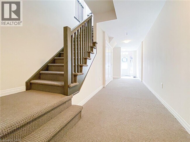 6 Ritchie Ln in Hamilton, ON - Building Photo - Building Photo