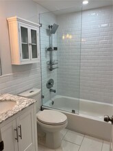 1027 Pennsylvania Ave, Unit 203 in Miami Beach, FL - Building Photo - Building Photo