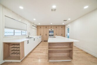 1700 Bracken Ave in Las Vegas, NV - Building Photo - Building Photo