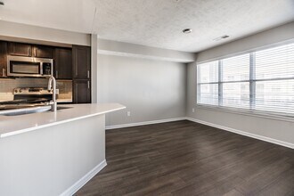Mallard Bay Apartments in Crown Point, IN - Foto de edificio - Building Photo