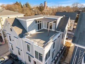 303 Islington St in Portsmouth, NH - Building Photo