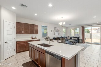 3872 N 103rd Ave in Avondale, AZ - Building Photo - Building Photo