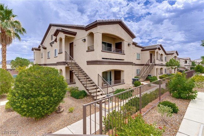 2291 W Horizon Ridge Pkwy in Henderson, NV - Building Photo - Building Photo