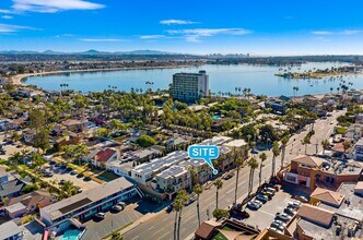 Blue Water Villas in San Diego, CA - Building Photo - Building Photo