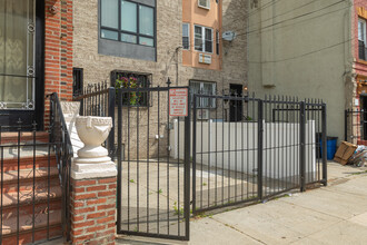 1673 Sterling Pl in Brooklyn, NY - Foto de edificio - Building Photo