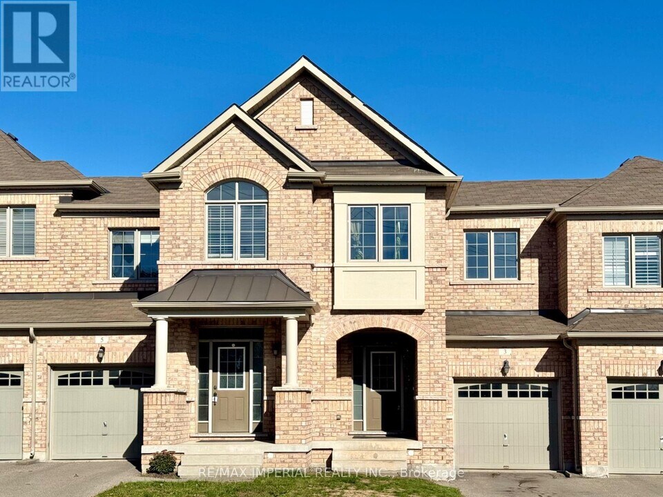 3 Port Arthur Cres in Richmond Hill, ON - Building Photo