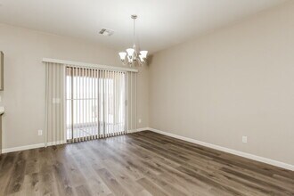 1607 S 79th Ln in Phoenix, AZ - Building Photo - Building Photo