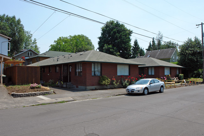 336-408 SE 32nd Ave in Portland, OR - Building Photo - Building Photo