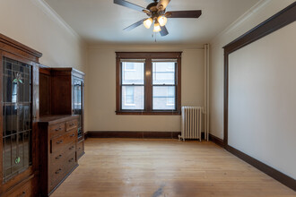 Saxony Apartments in Milwaukee, WI - Foto de edificio - Interior Photo