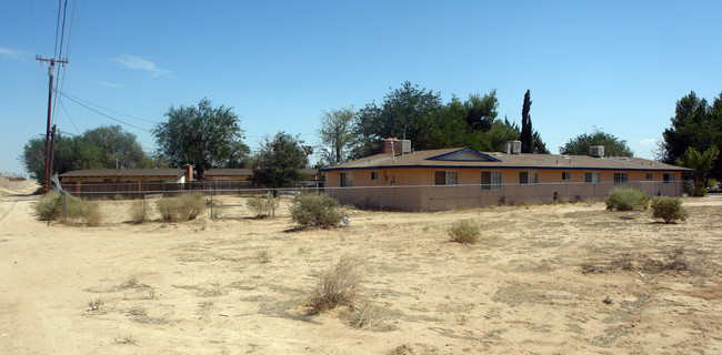 13354 Mohawk Rd in Apple Valley, CA - Building Photo - Building Photo