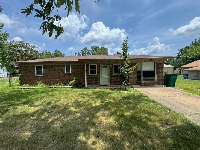 6 Compass Point St in North Little Rock, AR - Building Photo