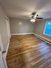 13 Gladstone St, Unit 2 in Everett, MA - Foto de edificio - Building Photo