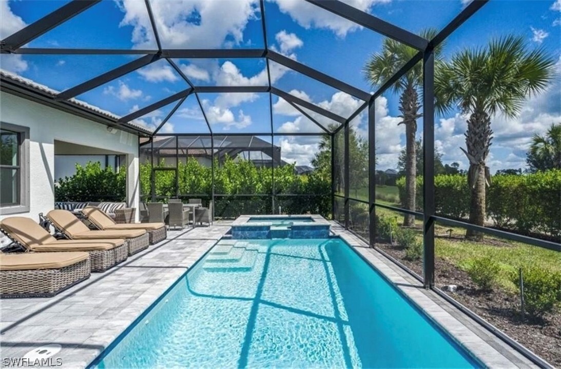 9644 Everglades Dr in Naples, FL - Building Photo